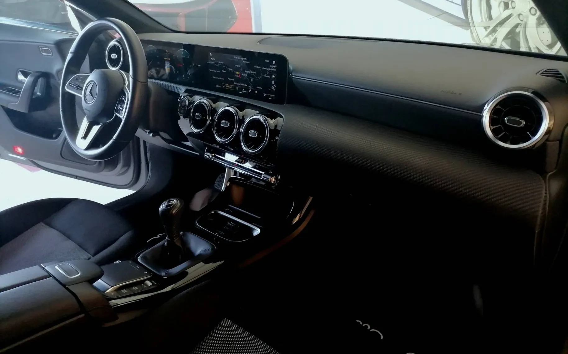 Notranja slika - Mercedes-Benz CLA Shooting Brake - CLA 180 d FULL LED NAVI KAMERA 360 ALU 1.LASTNIK - 7