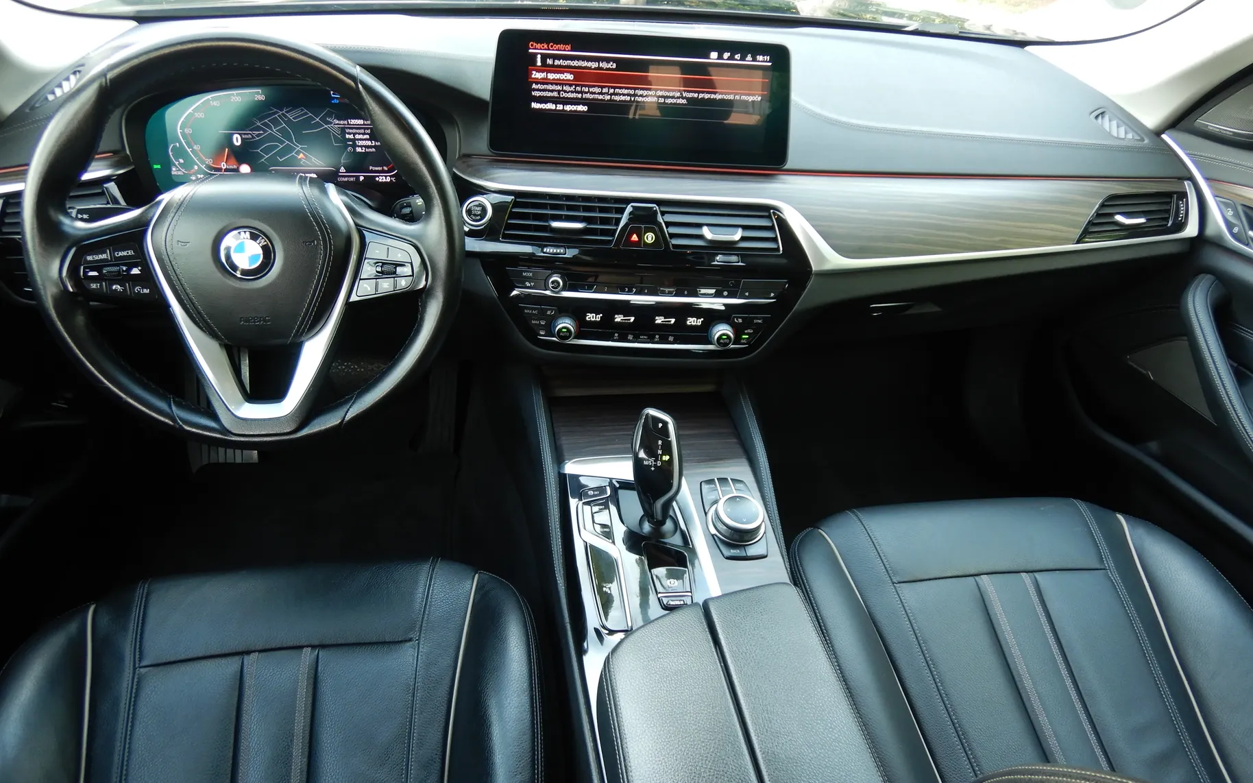 Notranja slika - BMW Serija 5 - 520d xDrive Touring Avt. - 5