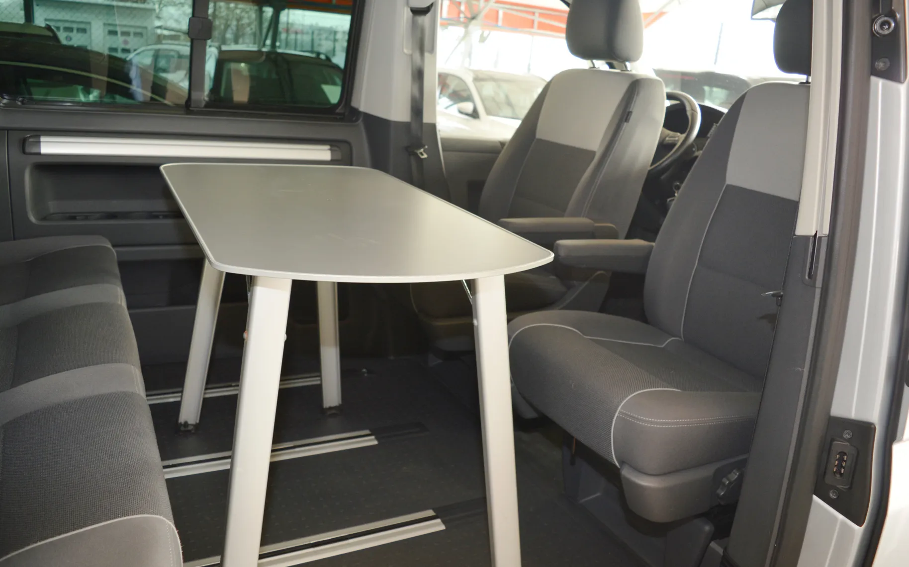 Zunanja slika - Volkswagen California - T5.1 Beach DSG-KLJUKA-WEBASTO - 10