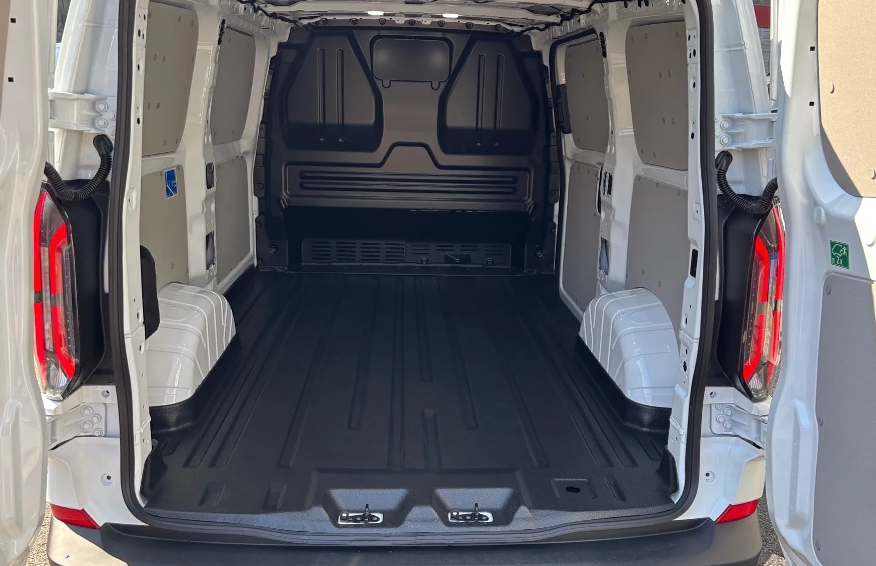 Zunanja slika - Ford Transit - E- Custom - 13