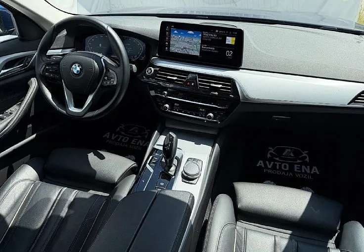 Zunanja slika - BMW Serija 5 - Touring: 520i Luxury Line - LED - MEMORY - VIRTUAL - ALU - 11