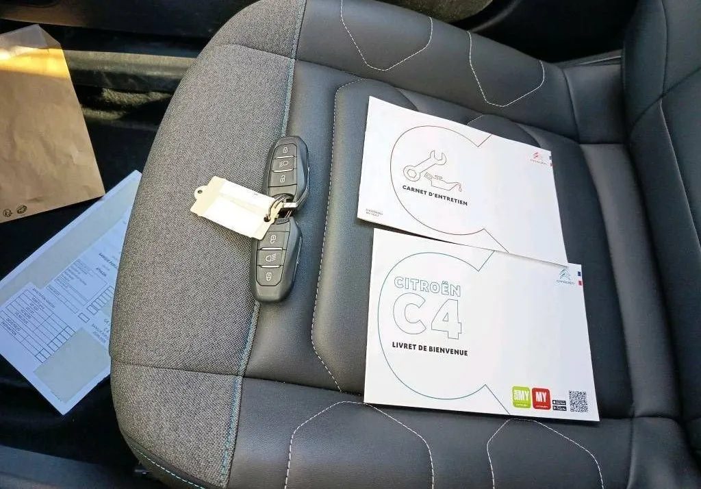 Notranja slika - Citroën C4 - 1.2 PureTech 130 Shine Avt.-1 LASTNIK-KAMERA... - 10
