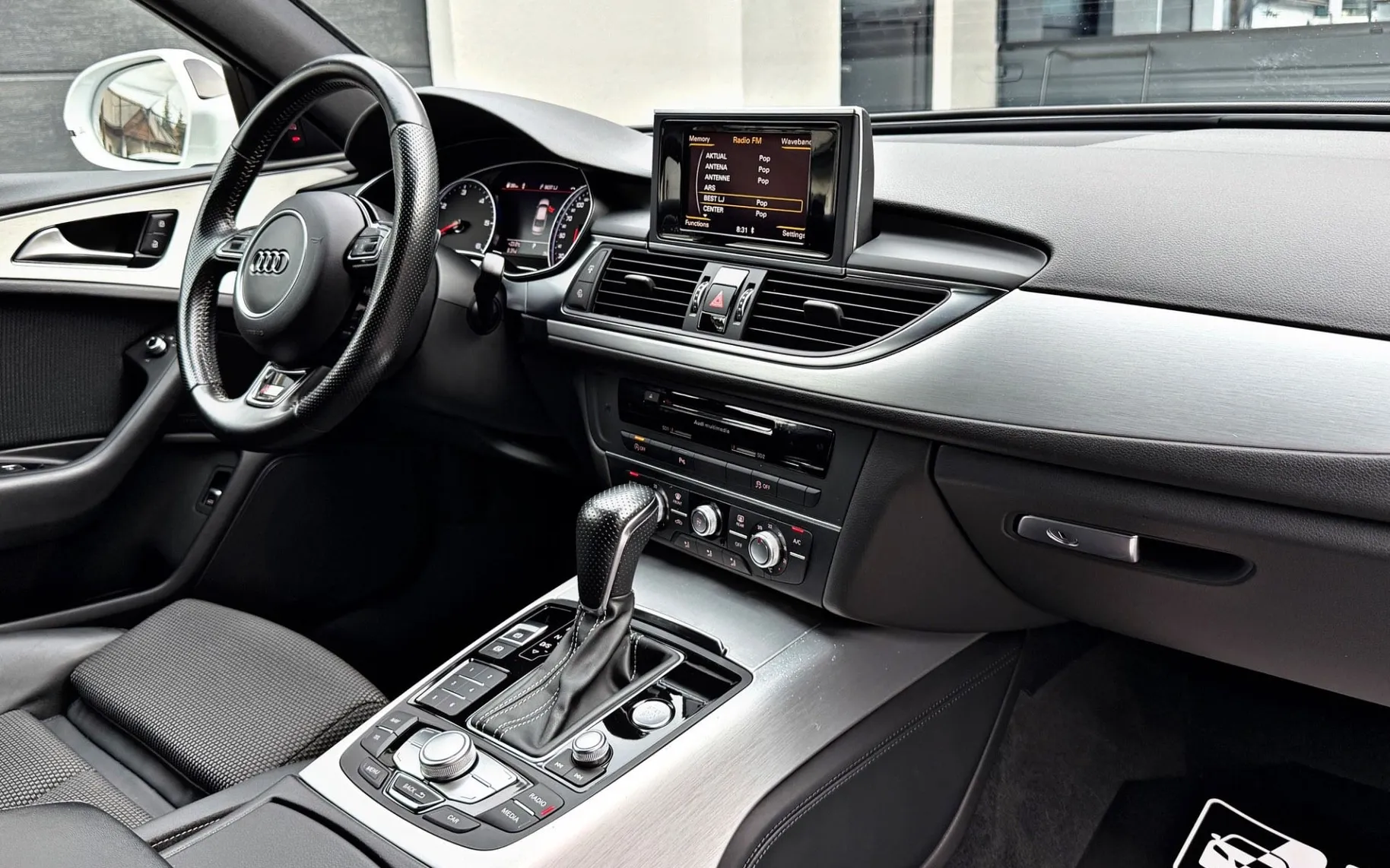 Notranja slika - Audi A6 - 2.0 TDI S TRONIC-LIMO-S LINE-NAVI-BI-XENON-SIDE - 12