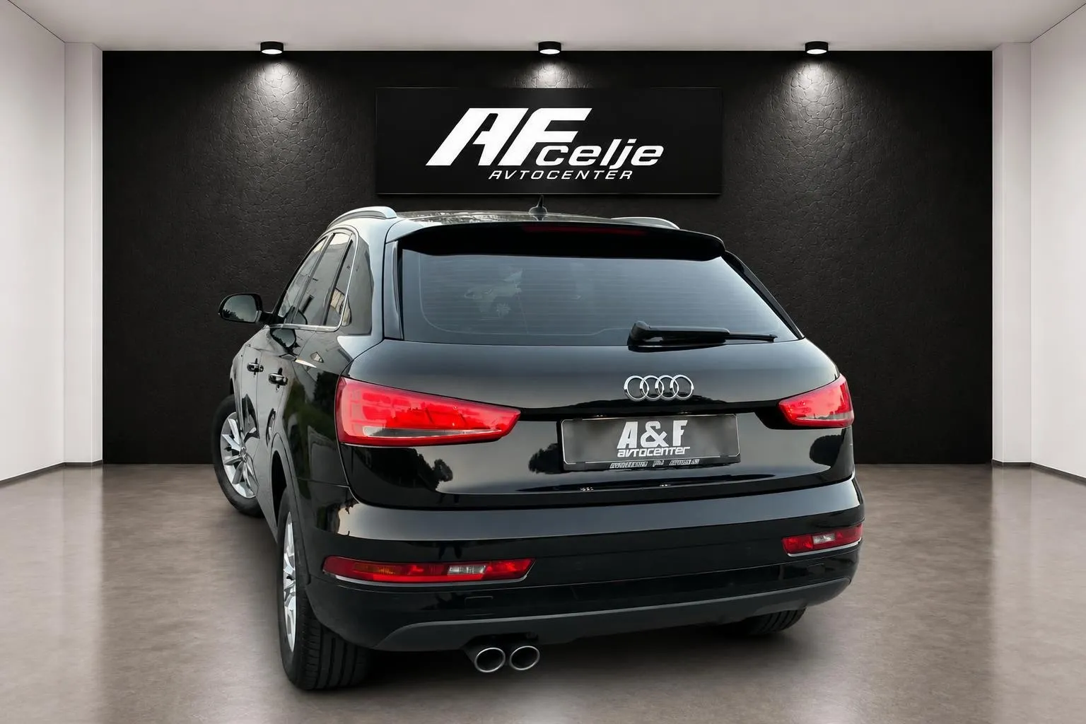 Notranja slika - Audi Q3 - 2.0 TDI-S LINE-XENON+LED-LIZING ZA  TUJCE-NAVI- - 7