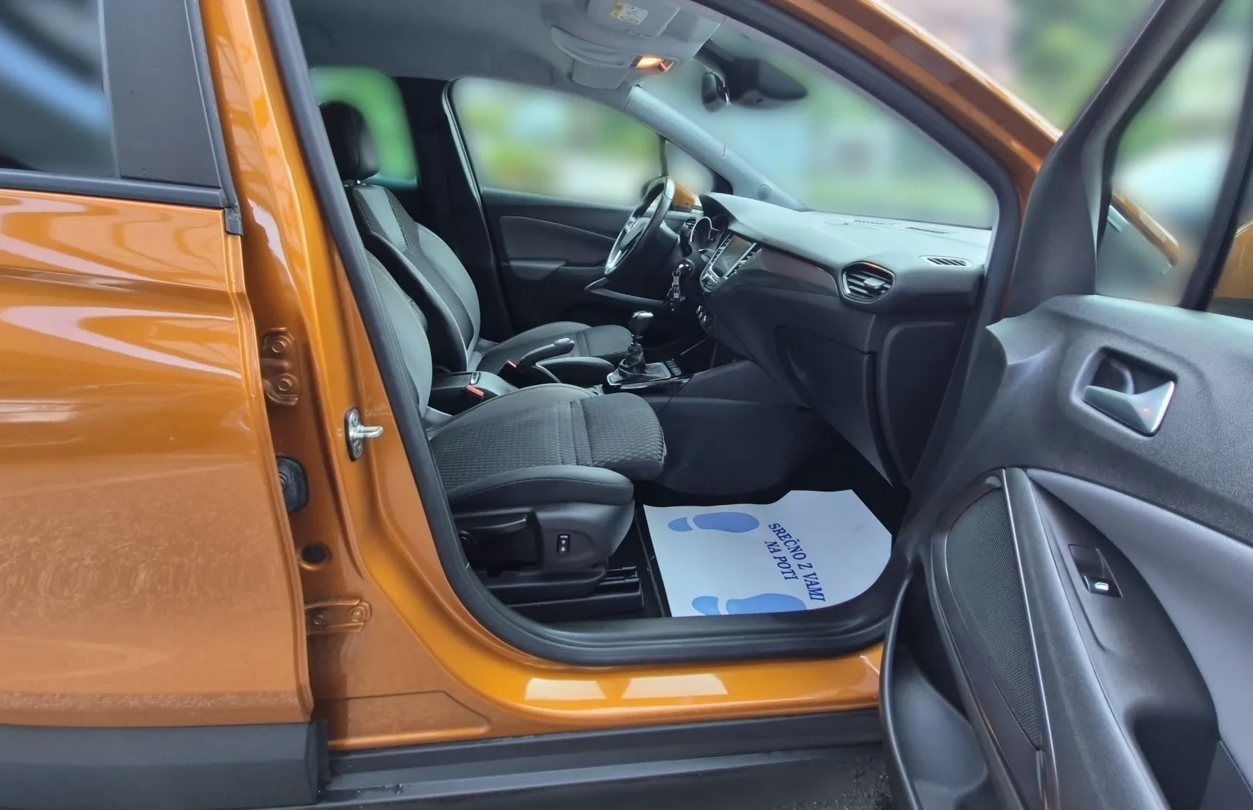 Zunanja slika - Opel Crossland X - INNOVATION 1.2 130PS M6-SLO-1.LAST-ODLIČEN - 14