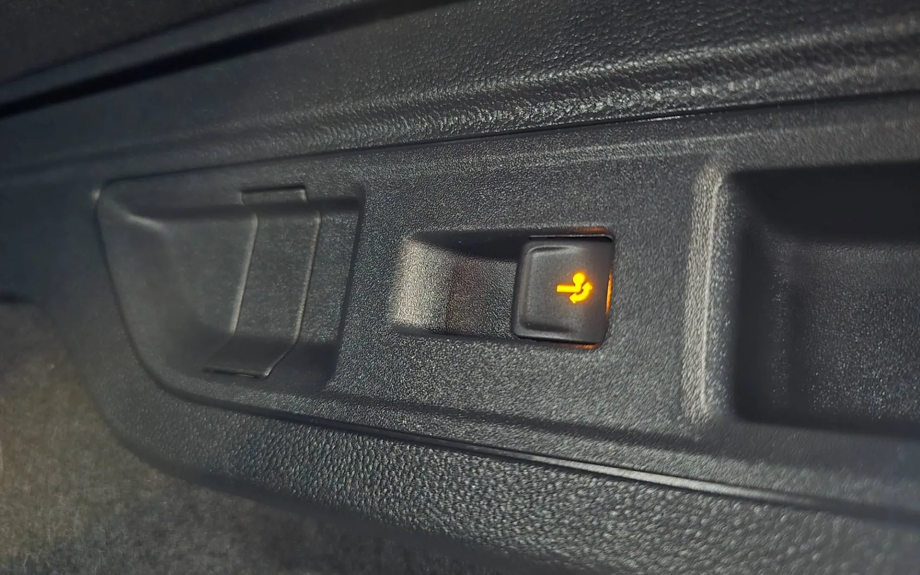 Notranja slika - Volkswagen Passat Variant - 1.5 eTSI Business DSG- LED.360kam.memory.asistence - 20