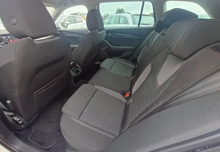 Zunanja slika - Škoda Octavia - Combi 2.0 TDI Ambition DSG - 10
