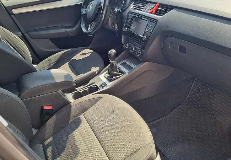 Zunanja slika - Škoda Octavia - Combi 2.0 TDI Style   PRVI LASTNIK. VELIKI SERVIS - 7