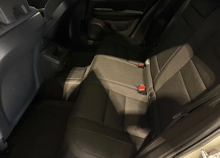 Zunanja slika - Volvo V60 - D4 AUT Momentum - VLEČNA KLJUKA - 9