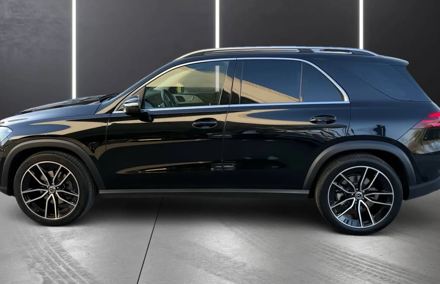 Zunanja slika - Mercedes-Benz GLE-Razred - 300d 4MATIC 22 COL AMG KAMERA RADAR NAVI PDC TOP.. - 4
