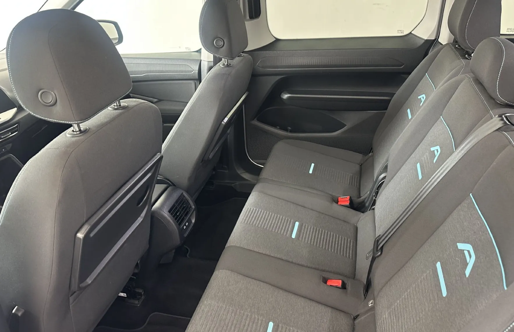 Zunanja slika - Ford Tourneo Connect - Grand 2.0 EcoBlue.PANORAMA.KAMERA.KLJUKA.24MES.JA - 5
