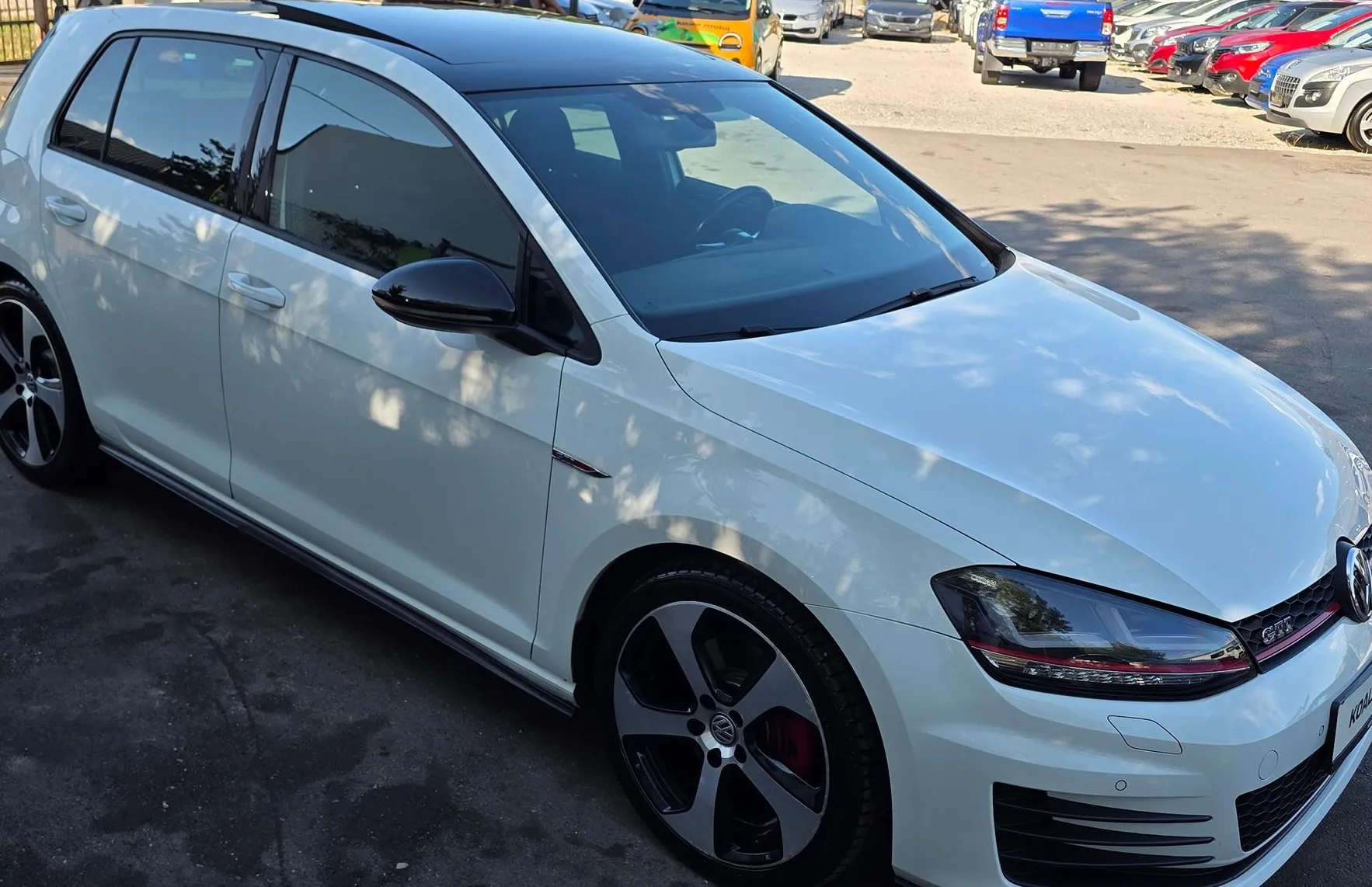 Zunanja slika - Volkswagen Golf - 2.0 GTI BMT LED-ŠIBEDAH-GRETJE SEDEŽEV-ALU - 3
