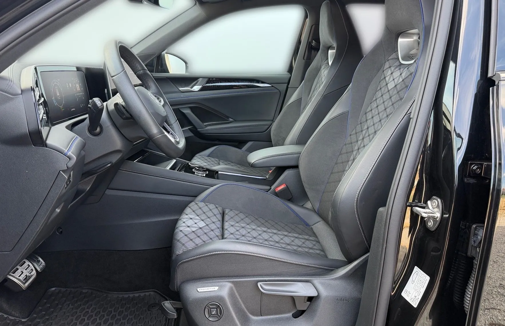 Zunanja slika - VW Tiguan - 1.5 eTSI DSG R-Line Black Style-Comfort Plus-SLO.. - 5