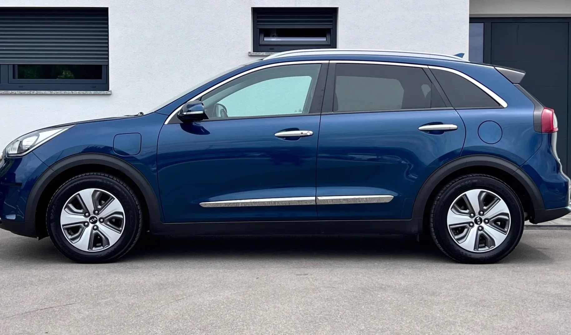 Zunanja slika - KIA Niro - 1.6 PHEV+1.LAST+SLO+KAMERA+MRTVI KOT+JBL+KLJUKA - 5