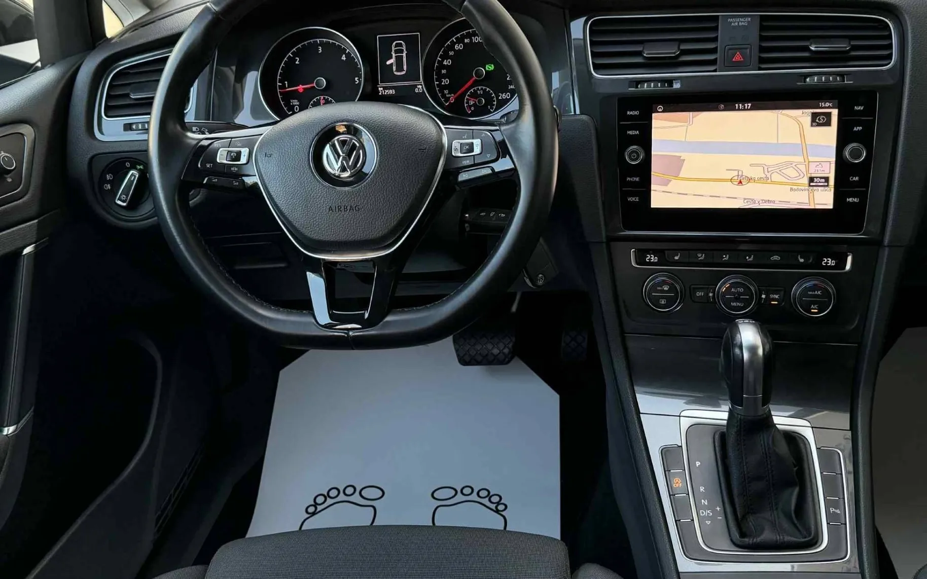 Notranja slika - Volkswagen Golf Variant - 2.0 TDI•AUT•HIGH LINE•LED•ACC•NAVI•PDC•F1•MASAŽA•. - 9