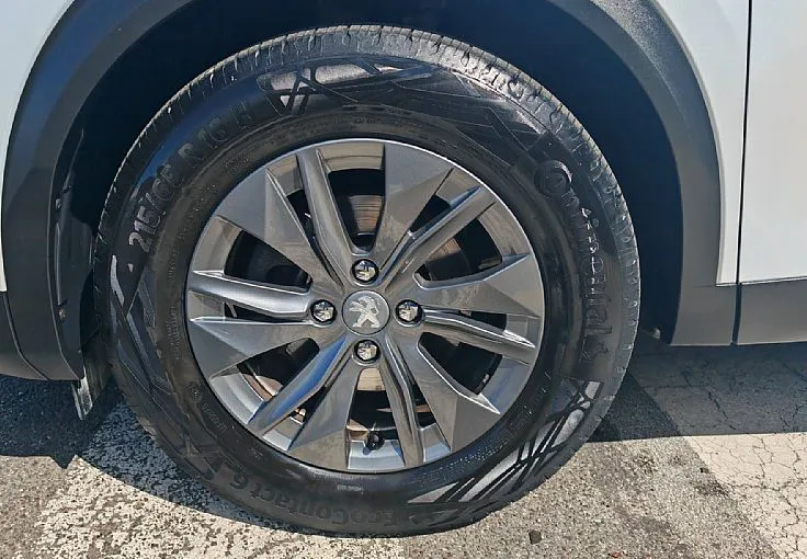 Zunanja slika - Peugeot 2008 - 1.2 PureTech 130 S S Active Pack°°Velik servis°° - 3