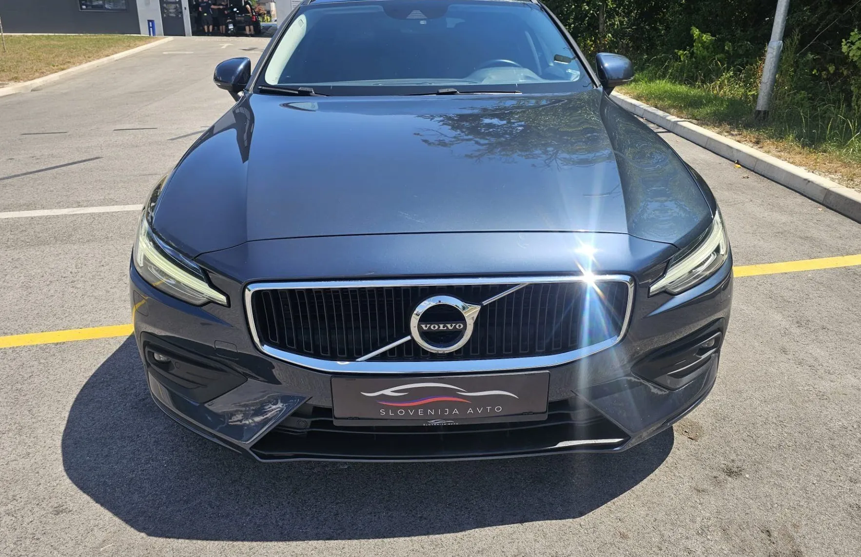 Zunanja slika - Volvo V60 - B4D Momentum Pro |FulLED|usnje|alu|ACC|navi|el prt - 2