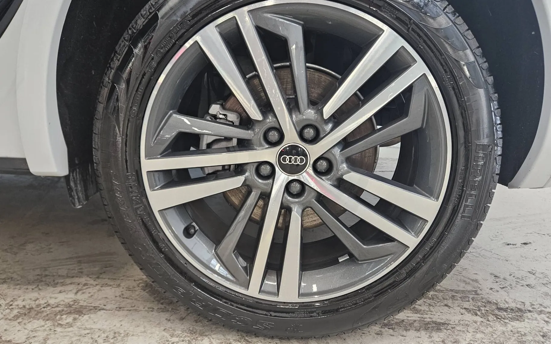 Notranja slika - Audi Q5 - Quattro 40 TDI S line S tronic - 12
