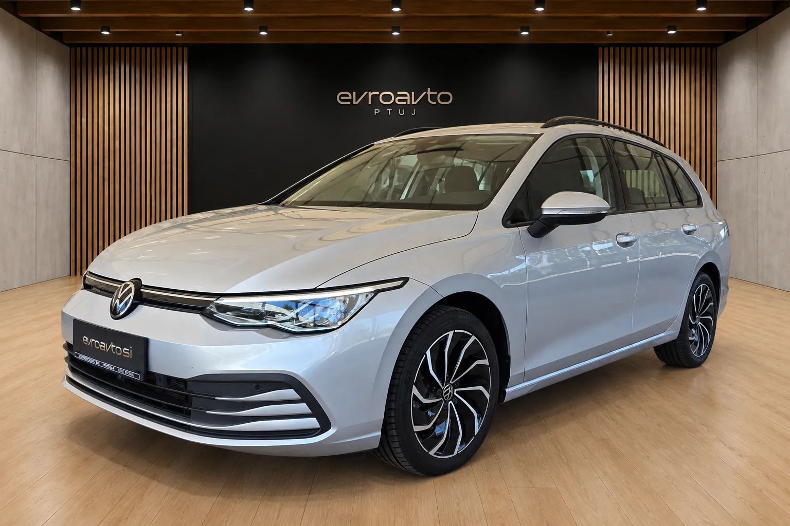 Zunanja slika - Volkswagen Golf Variant - 2.0 TDI DSG Life  Nemško por.   ACC   Ambientna - 2