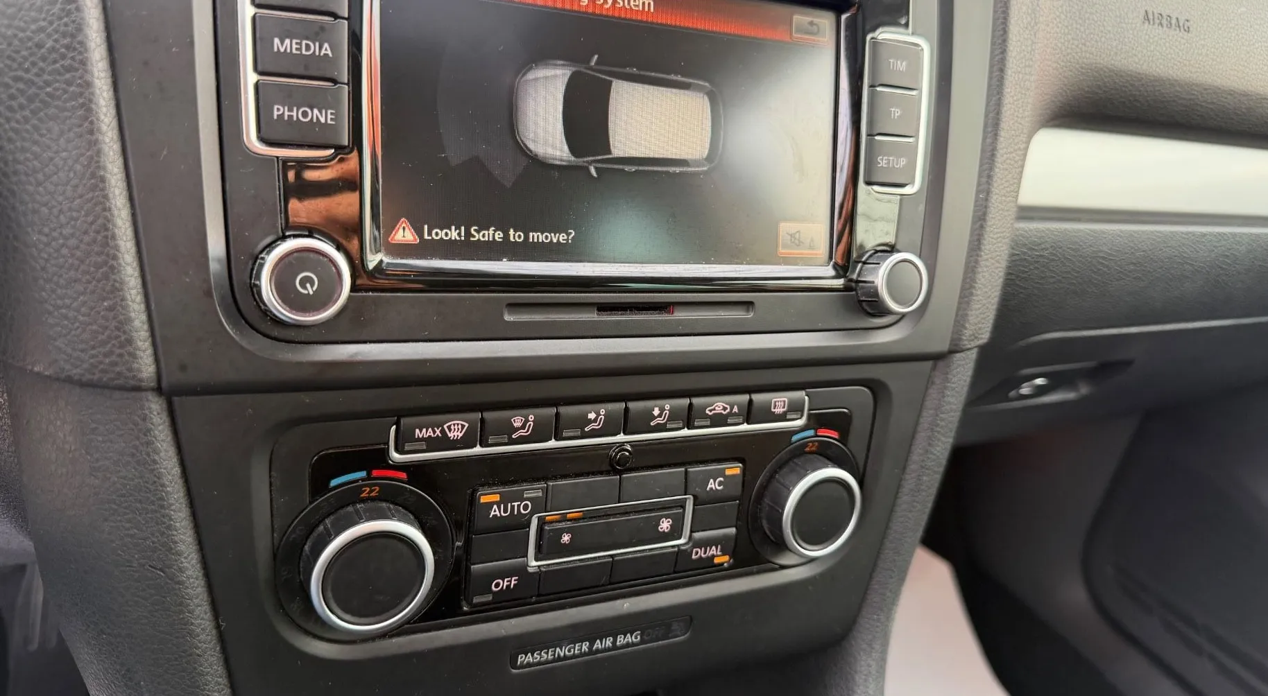 Notranja slika - Volkswagen Golf - Highline 1.6 TDI - 10