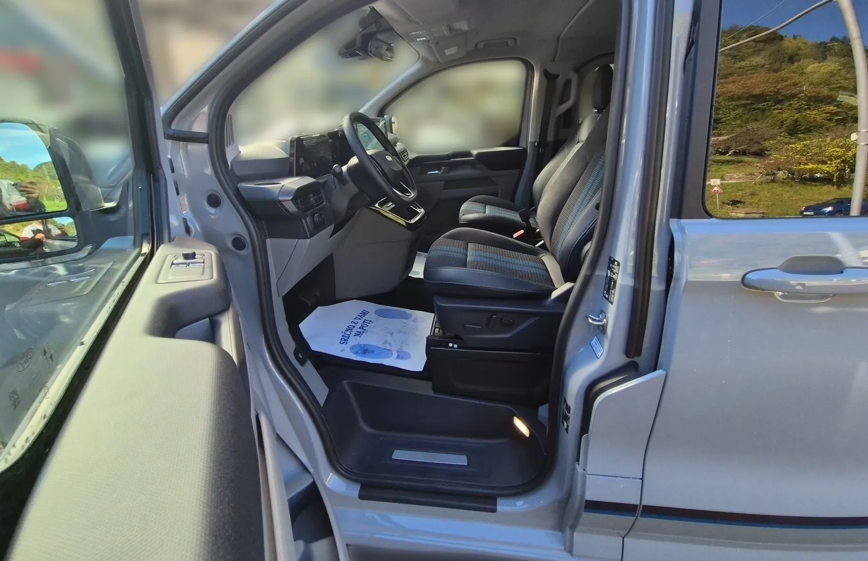 Zunanja slika - Ford Tourneo - Custom SPORT 2.0 TDCi 170PS A8 L1 FWD-SLUŽBENO VOZILO - 10