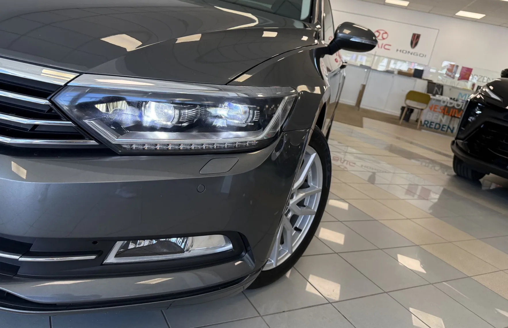Zunanja slika - VW Passat - 1.6 TDI BMT Comfortline -FULL LED-NAVI-ACC-ALU- - 4