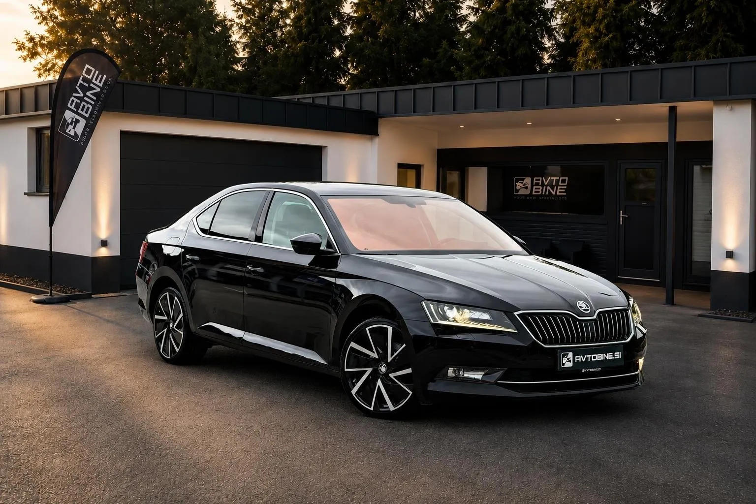 Zunanja slika - Škoda Superb - 2.0 TDI DSG•LIMO•ACC•NAVI•KAMERA•KLJUKA•ATRAKTIVEN - 1