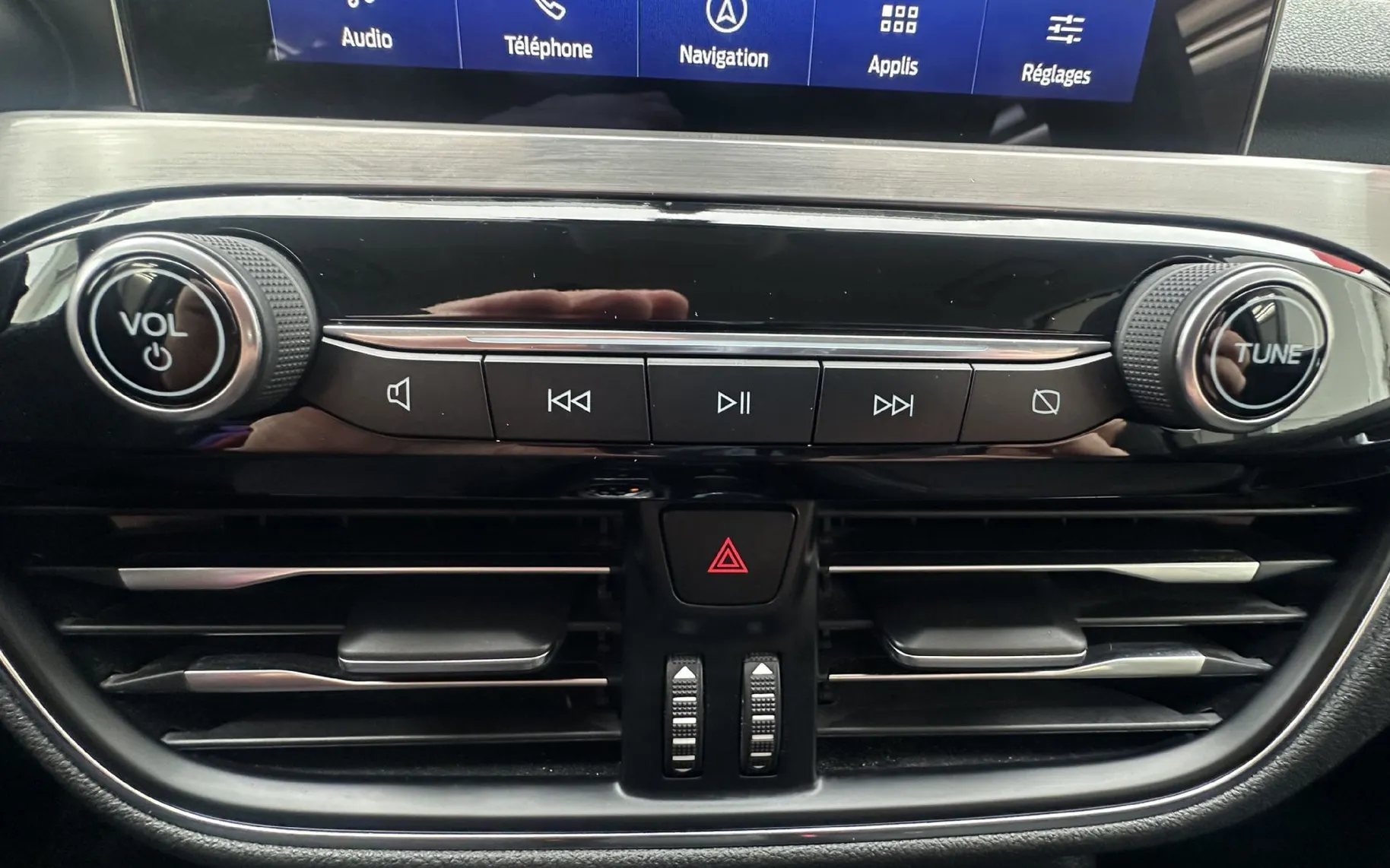 Zunanja slika - Ford Kuga - 2.5 190CV BVA6.KAMERA.NAVI.LED.ALU.2022.140 kw - 11