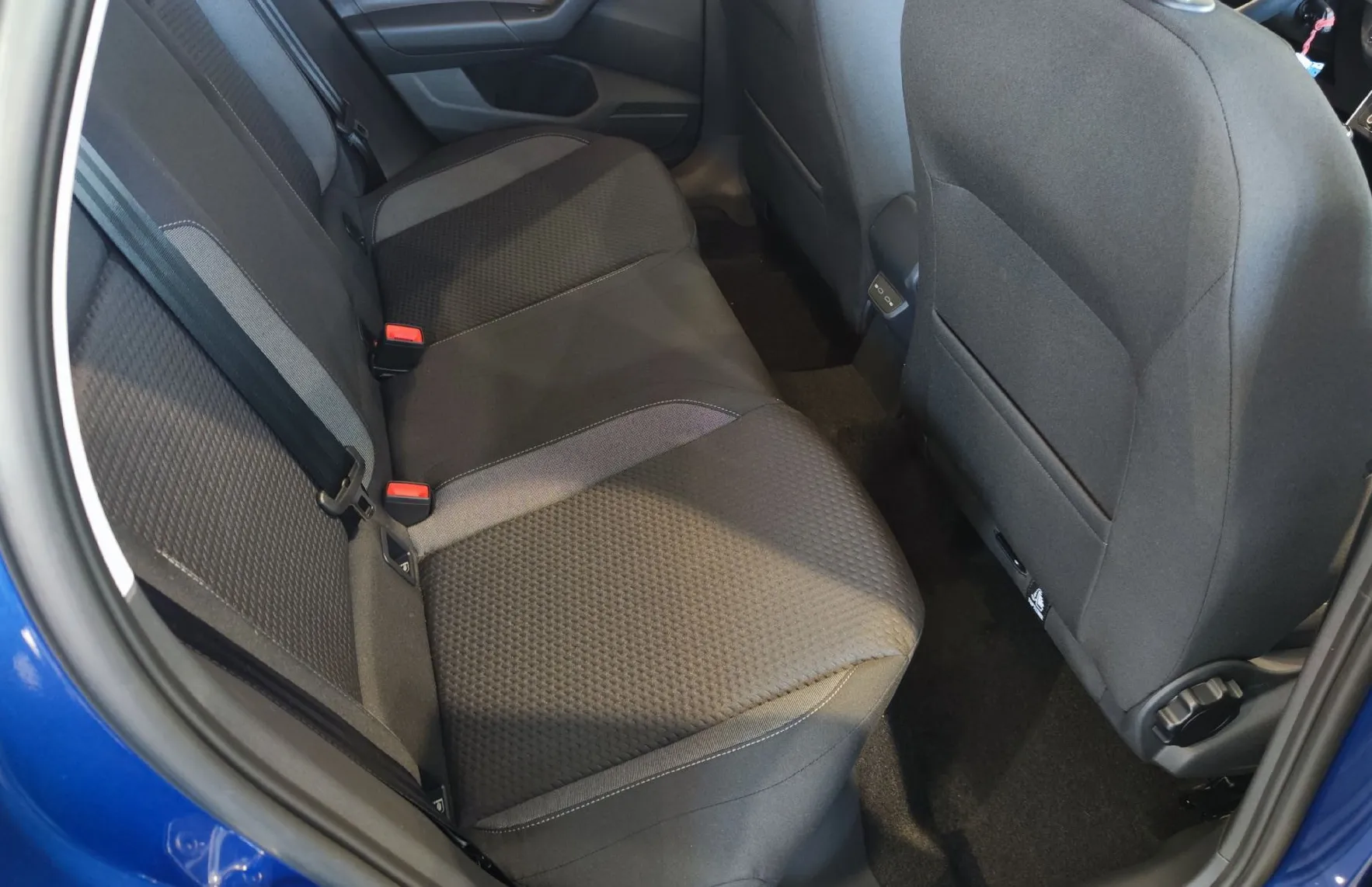 Zunanja slika - Volkswagen Polo - 1.0 TSI 4ALL 70  95 v prihodu - 11