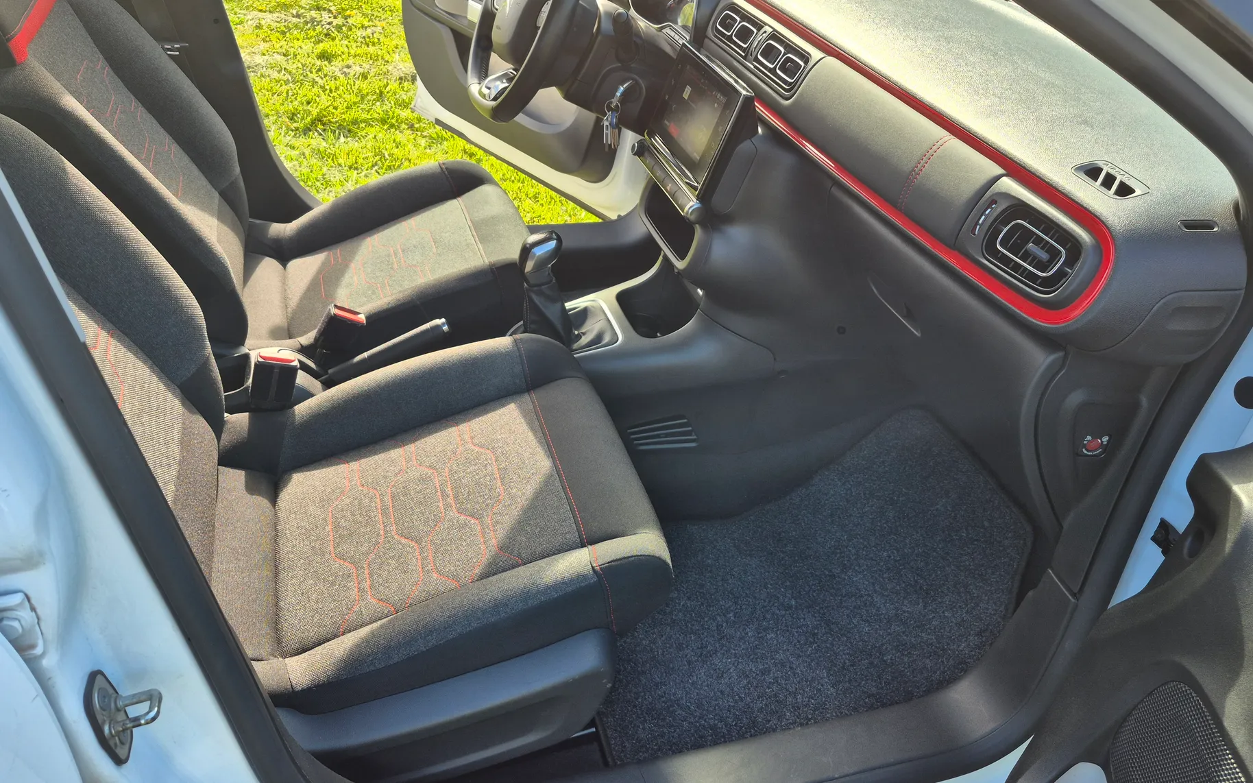 Notranja slika - Citroën C3 - 1,2 PureTech 83 S&S Shine - 14