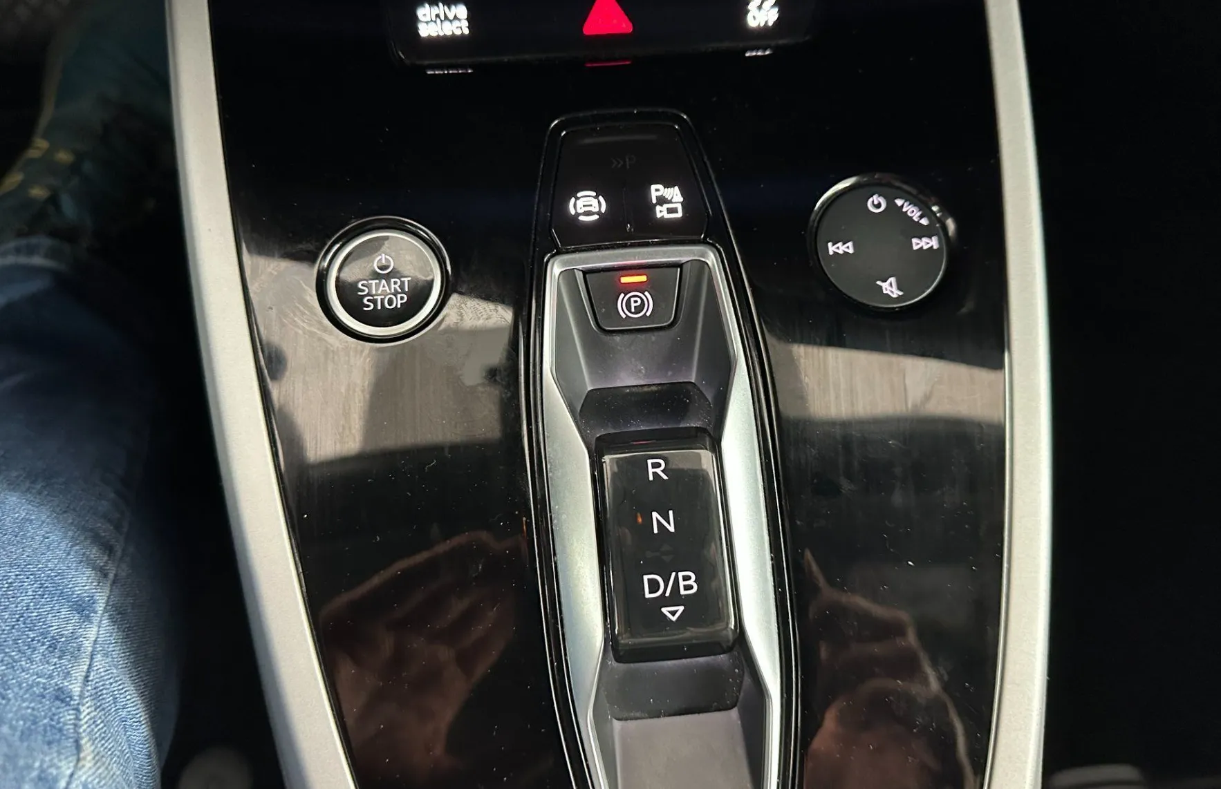 Zunanja slika - Audi Q4 - e-tron 50 e-tron quattro S Line 220kw.LED.USNJE.2X PDC - 14
