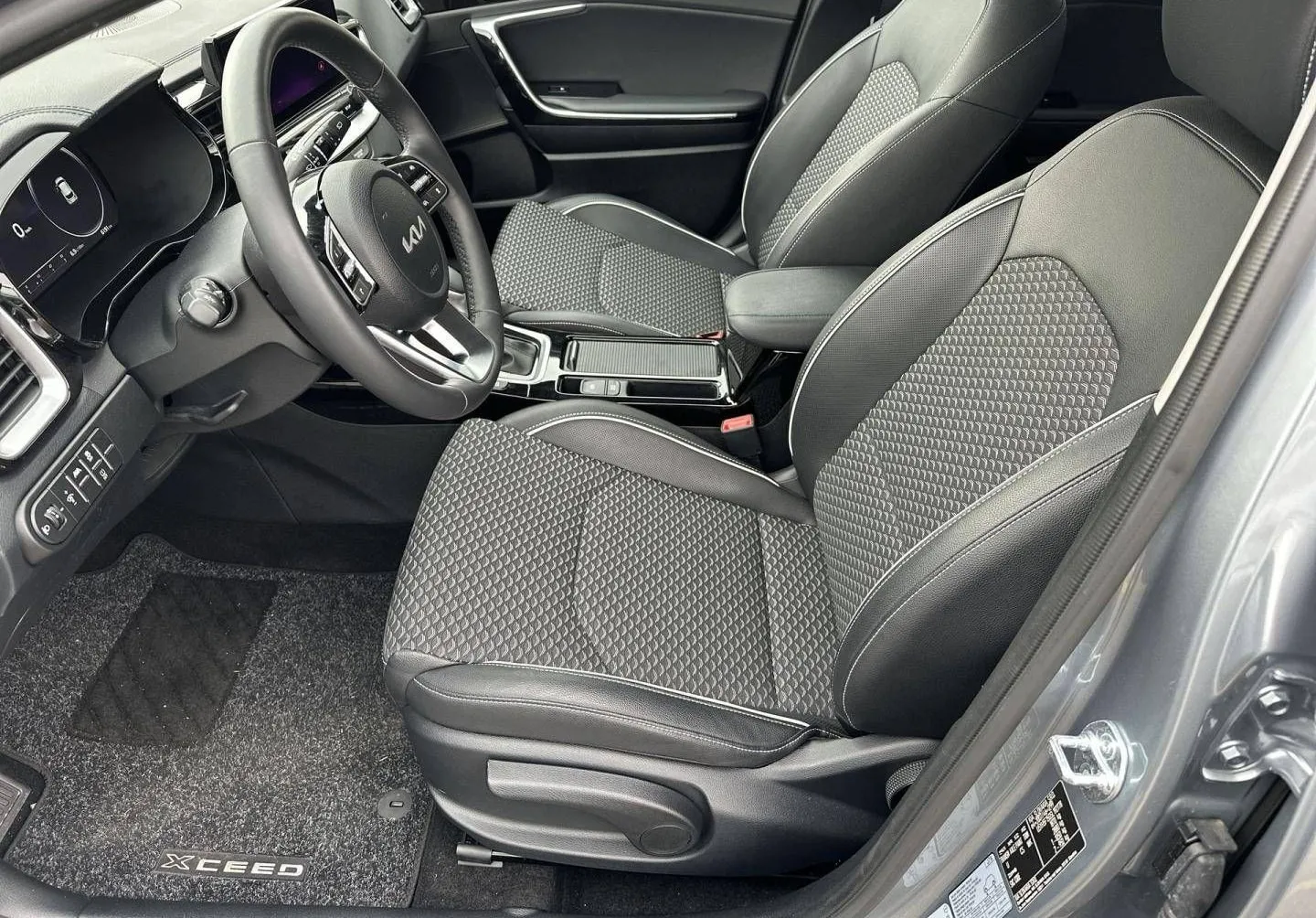 Notranja slika - KIA XCeed - 1.6 T-GDi EX WAY ISG. 7DCT - 9