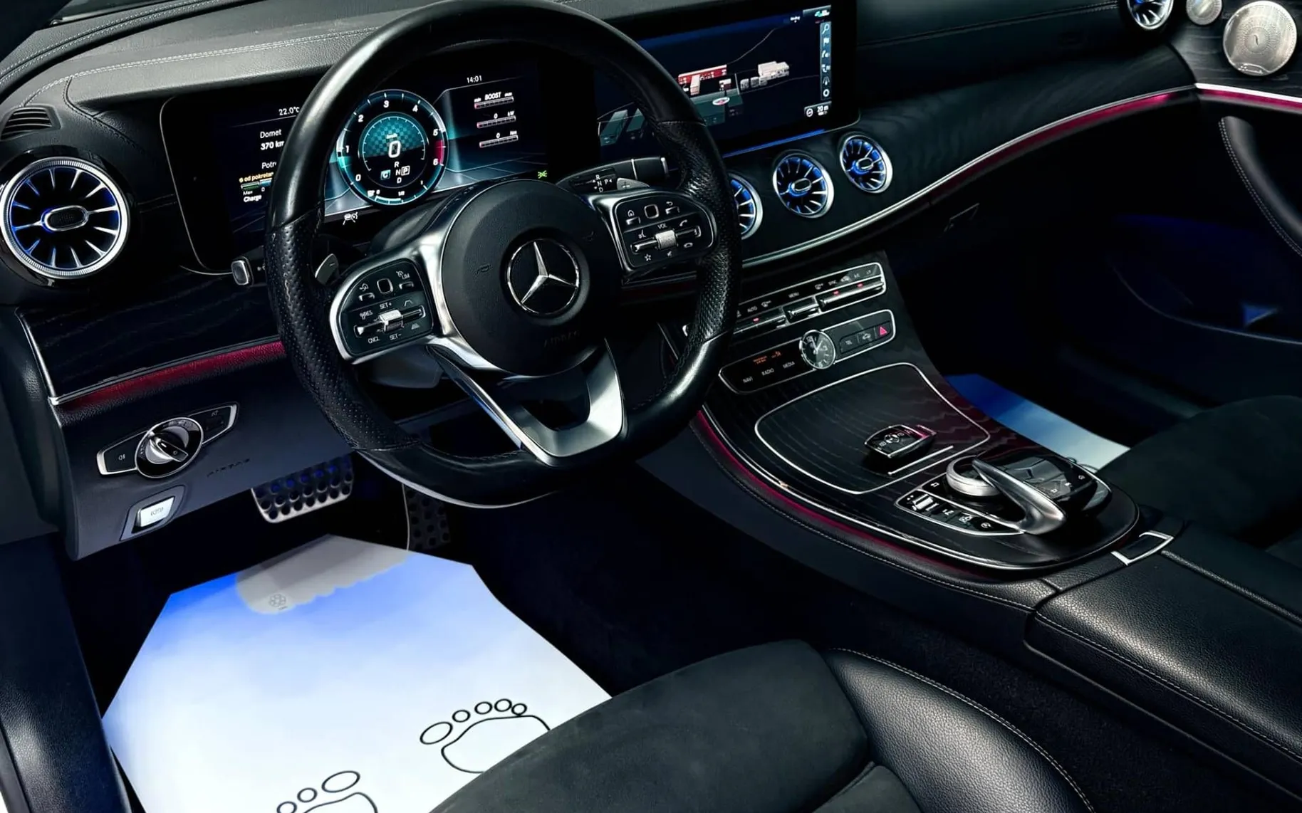 Notranja slika - Mercedes-Benz E-Razred - E 220D•4 MATIC•AMG PAKET•VIRTUAL•SOFT CLOSE•ACC• - 8