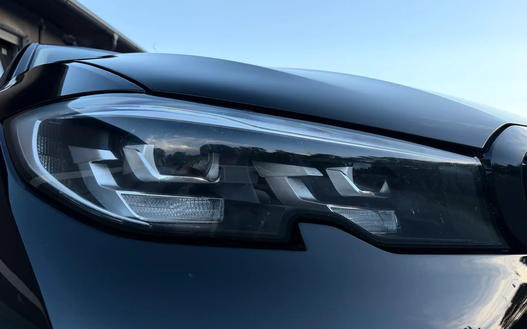 Zunanja slika - BMW Serija 3 - 320d Luxury Line 2.LASTNIK X-DRIVE ACC PANO. AMBI. - 1