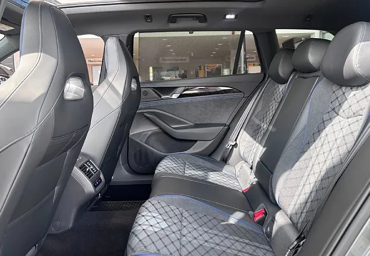 Zunanja slika - Volkswagen Passat - Variant R-Line 4JOY 2.0 TDI DSG 4M - V PRIHODU - KLJUKA - - 10
