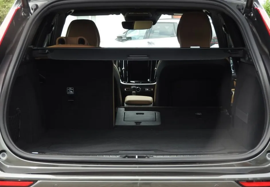 Zunanja slika - Volvo V60 Cross Country - D4 AWD AUT Momentum Pro - 5