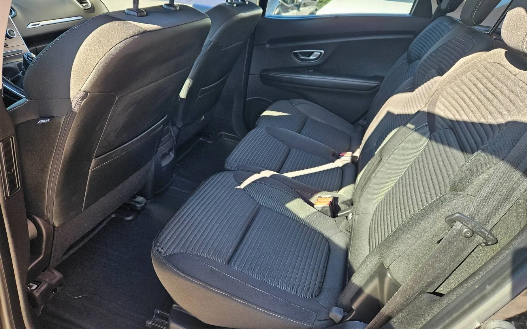 Notranja slika - Renault Scenic - 1.3 16V 1.LASTNIK SLO SAMO 57000KM - 12