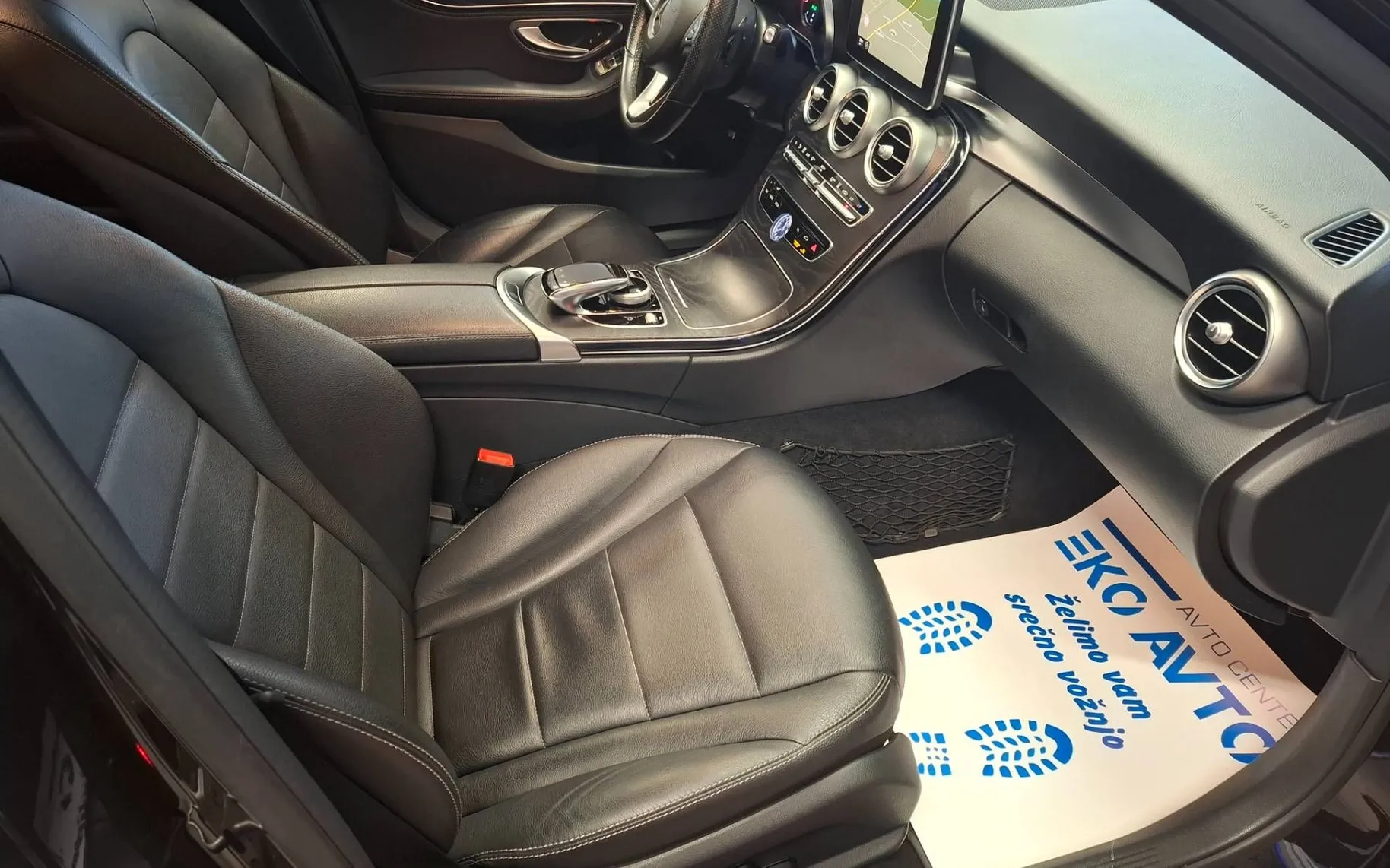 Notranja slika - Mercedes-Benz C-Razred - C 350 e EXCLUSIVE-SLO-1LASTNIK-KOT NOV - 7