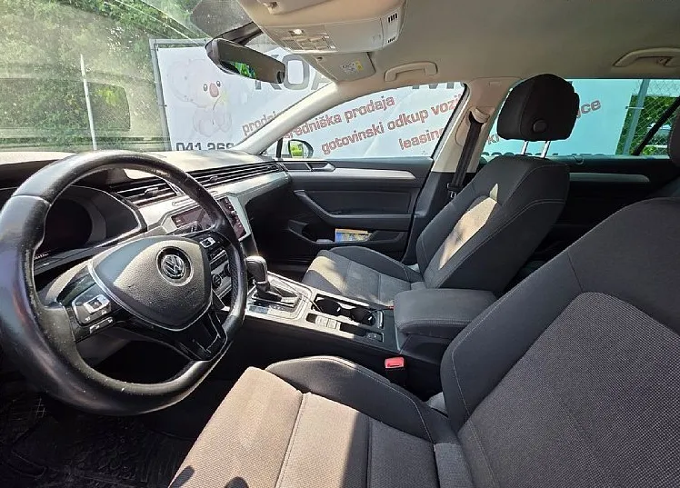 Zunanja slika - VW Passat - Variant 1.6 TDI DSG HIGHLINE LED-NAVI-VIRTUAL-ALU PLATIŠČA - 10