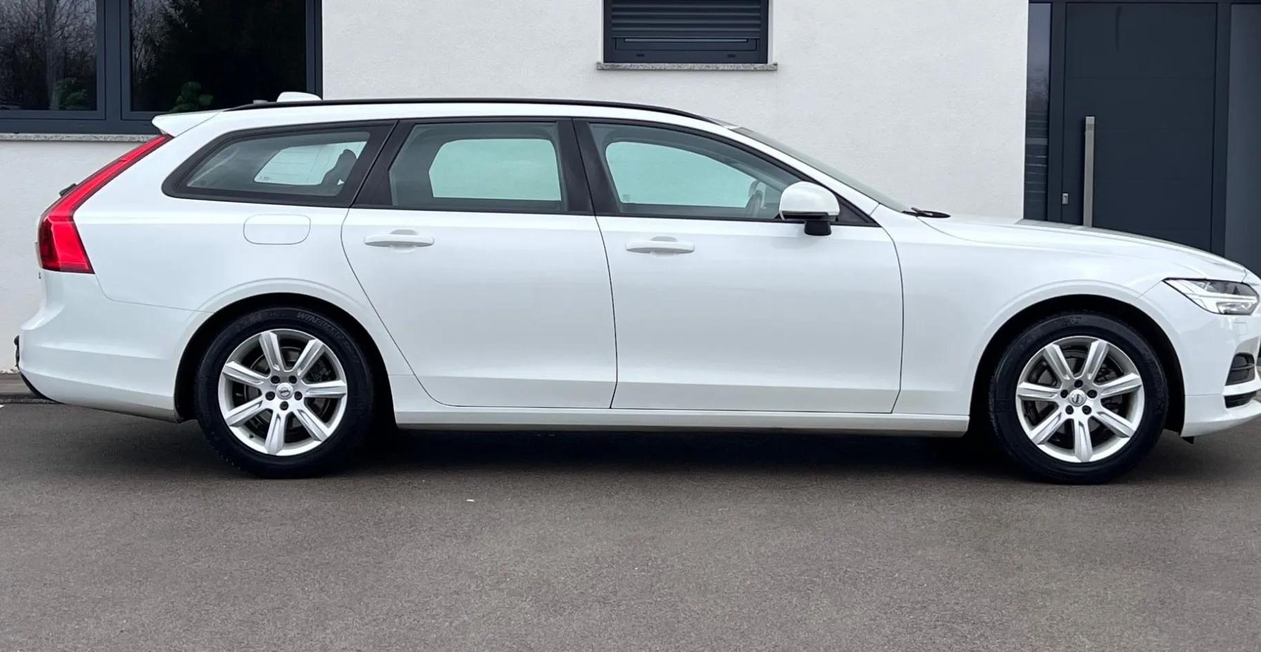 Zunanja slika - Volvo V90 - 2.0D+ACC+FULL LED++NAVI+PDC+KLJUKA+NOVE PNEVMATI - 4