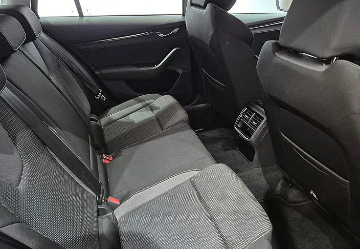 Zunanja slika - Škoda Octavia - Combi 2.0 TDI Ambition DSG ACC-LED-KAMERA-LANE- - 10