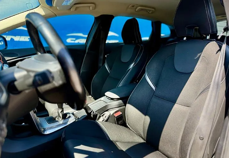 Zunanja slika - Volvo V40 - D2 Business | LED | Navi. | Tempo. | Park senzor | - 7