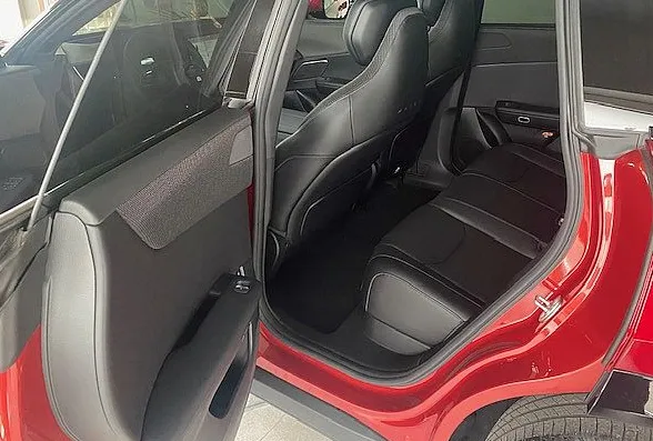 Zunanja slika - Mazda CX-6e - 258ps RWD TAKUMI 21 col ČRNO USNJE - 4