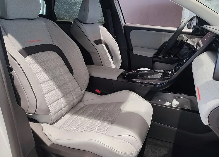 Zunanja slika - Citroën C5 Aircross - PLUS Hibrid 145 avtomatik  + masažni sedeži - 8
