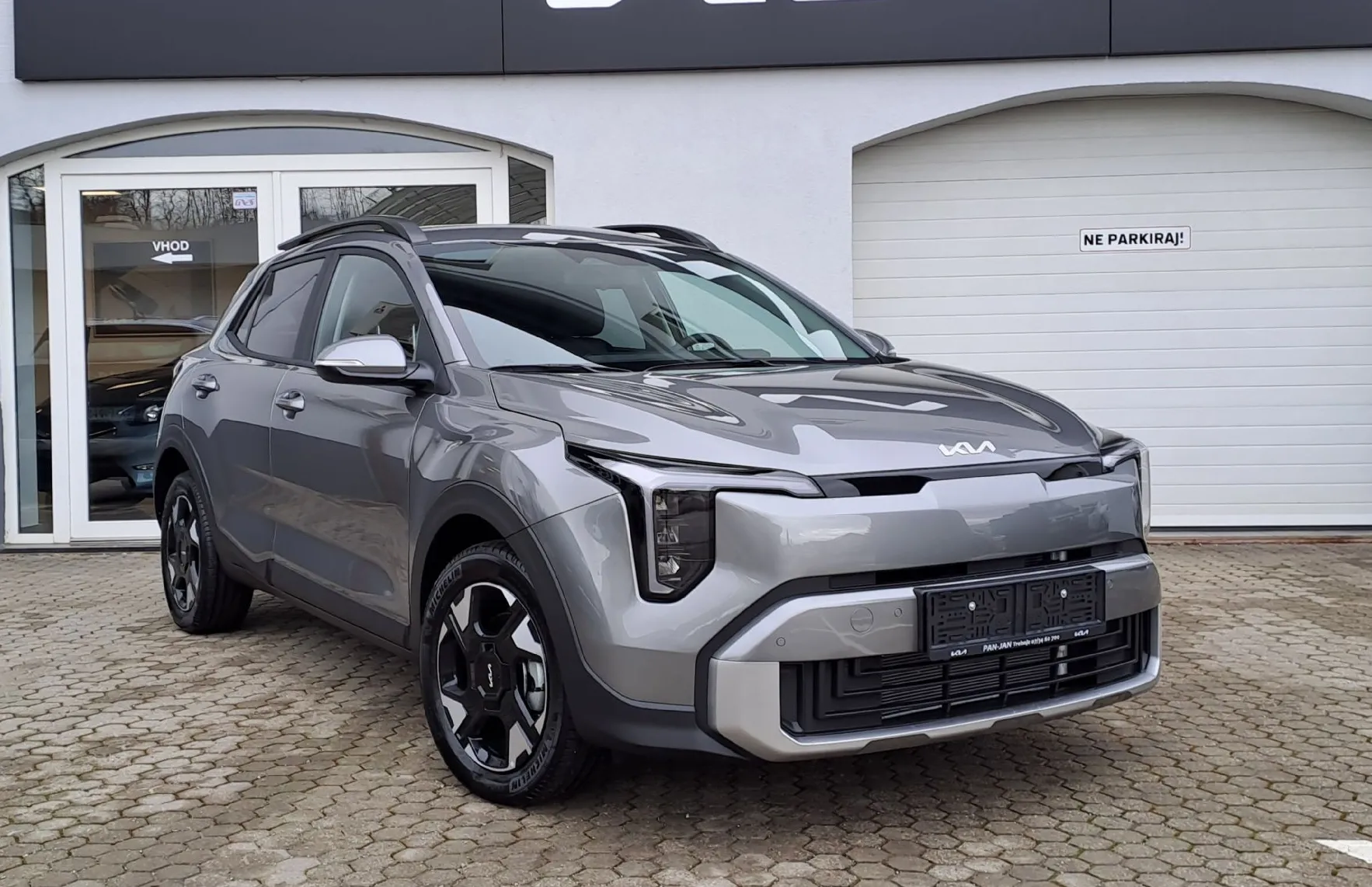 Zunanja slika - KIA Stonic - 1.0 T-GDi 73.6 kW  100 KM  EX Pulse DCT - 2