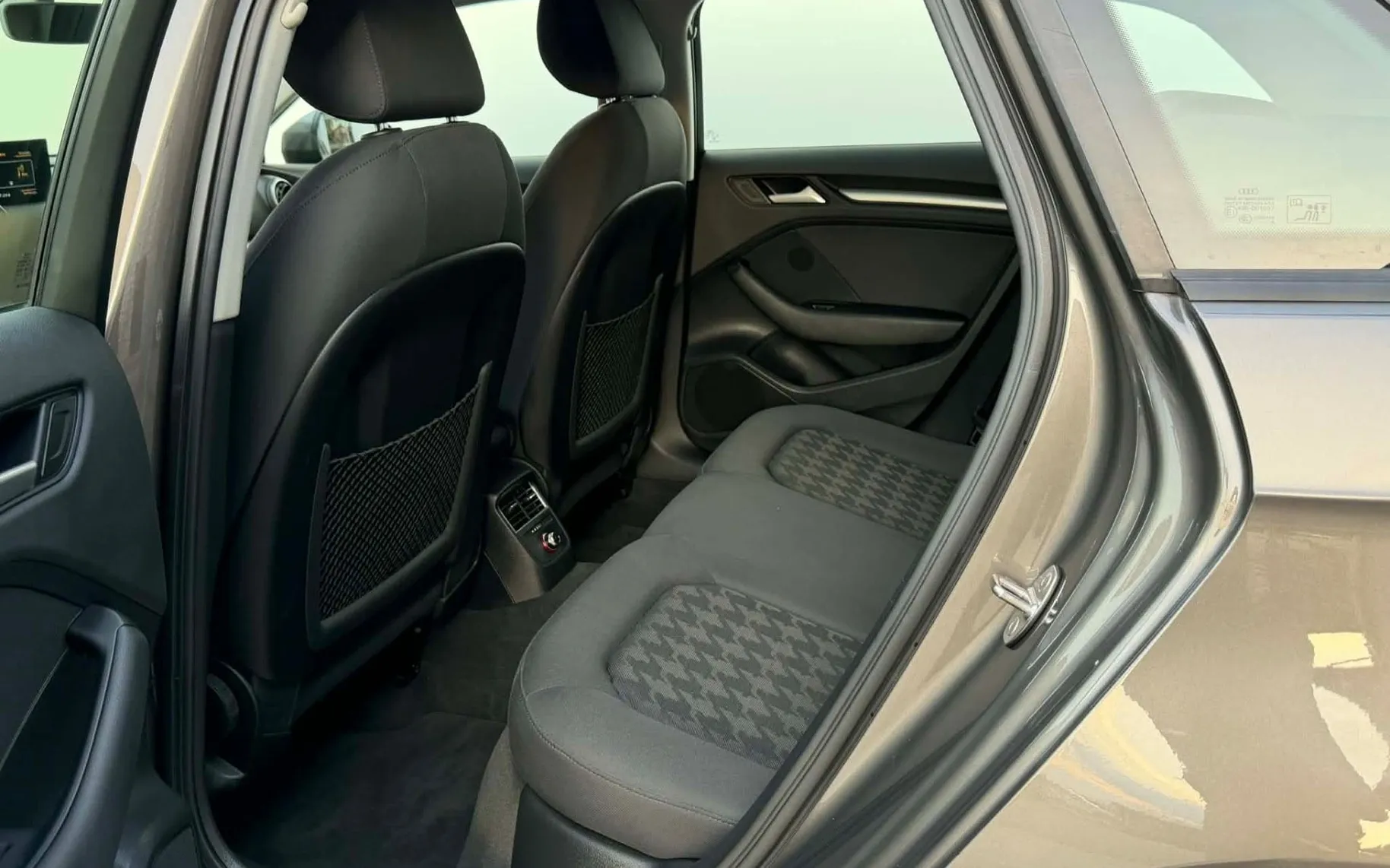 Notranja slika - Audi A3 - 1.6 TDI-S TRONIC-XENON+LED-LIZING ZA TUJCE-NAVI- - 12
