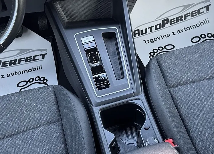 Zunanja slika - VW Golf - Variant 2.0 TDI avt. 85kw |NAVI|PDC|AMBI| - 14
