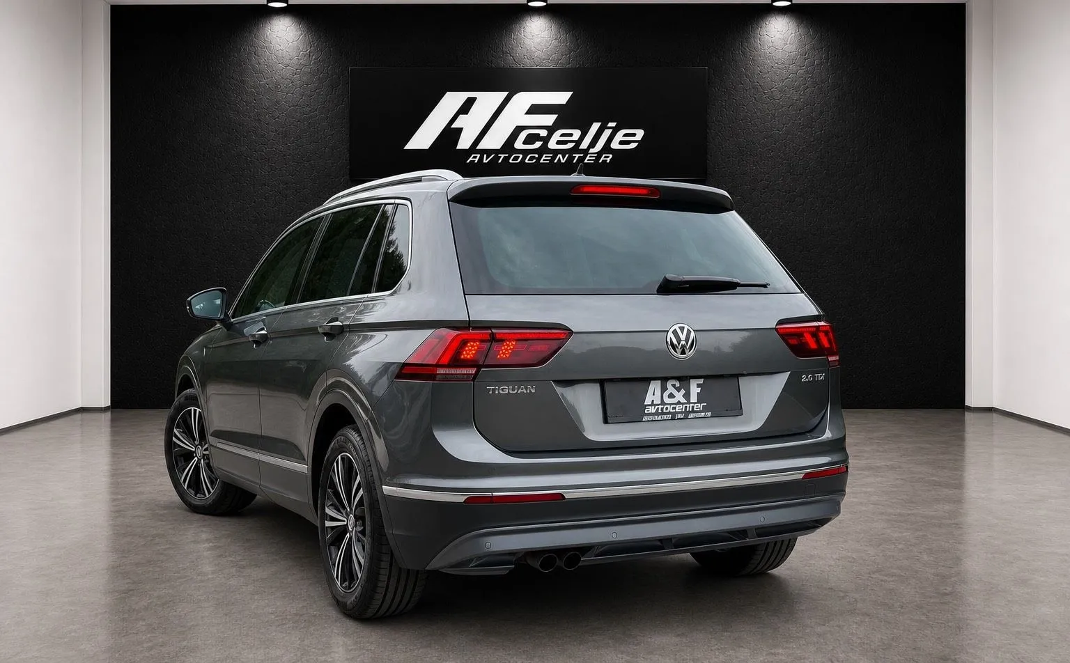 Notranja slika - VW Tiguan - 2.0 TDI-H LINE-68.000km-VIRTUAL-LIZING ZA TUJCE- - 7