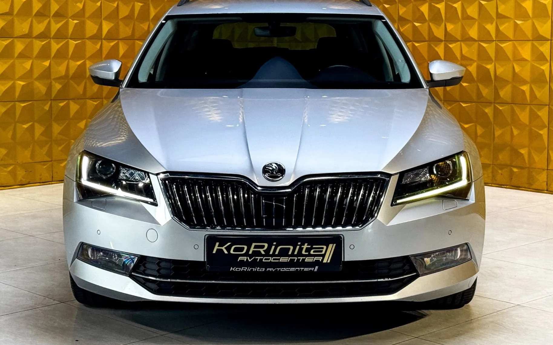 Zunanja slika - Škoda Superb - 1.6 TDI KAMERA-NAVI-MULTIFUNKCIJA - 4