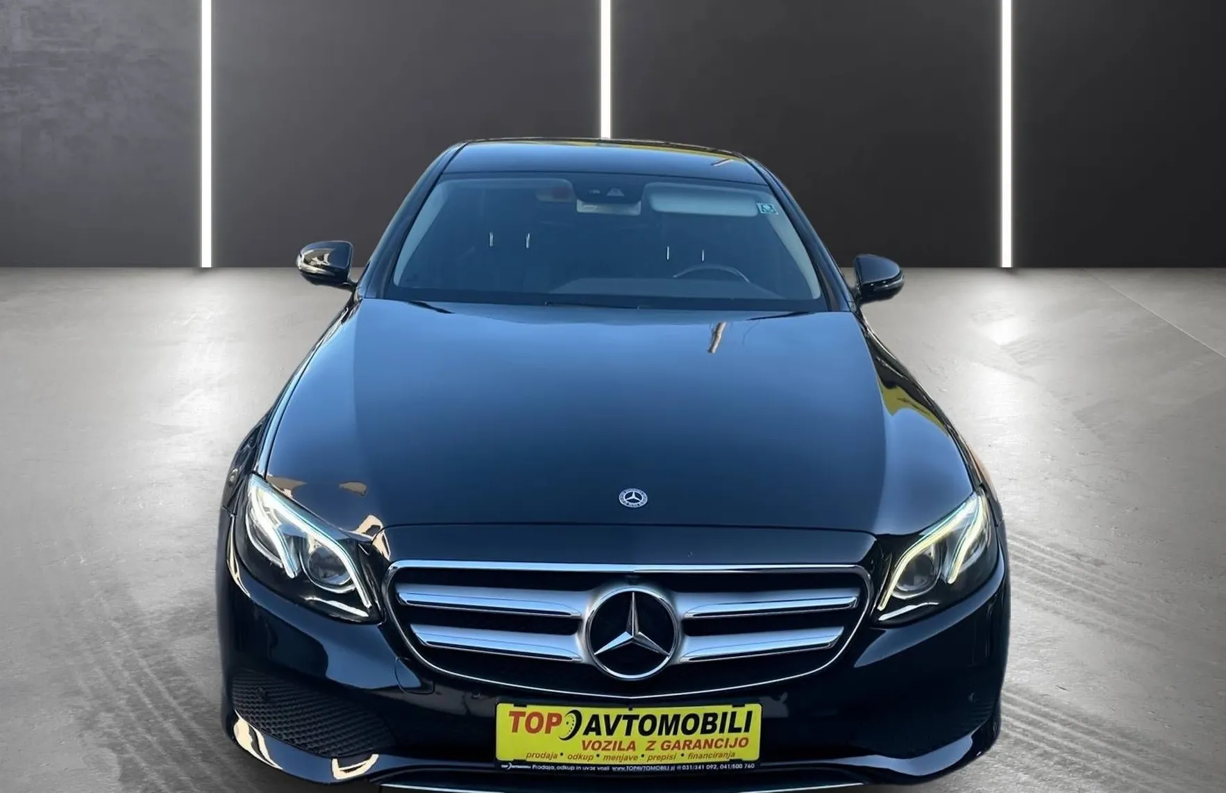 Zunanja slika - Mercedes-Benz E-Razred - E 220 d FULL LED TEMPOMAT NAVI 360 KAMERA PDC ... - 12